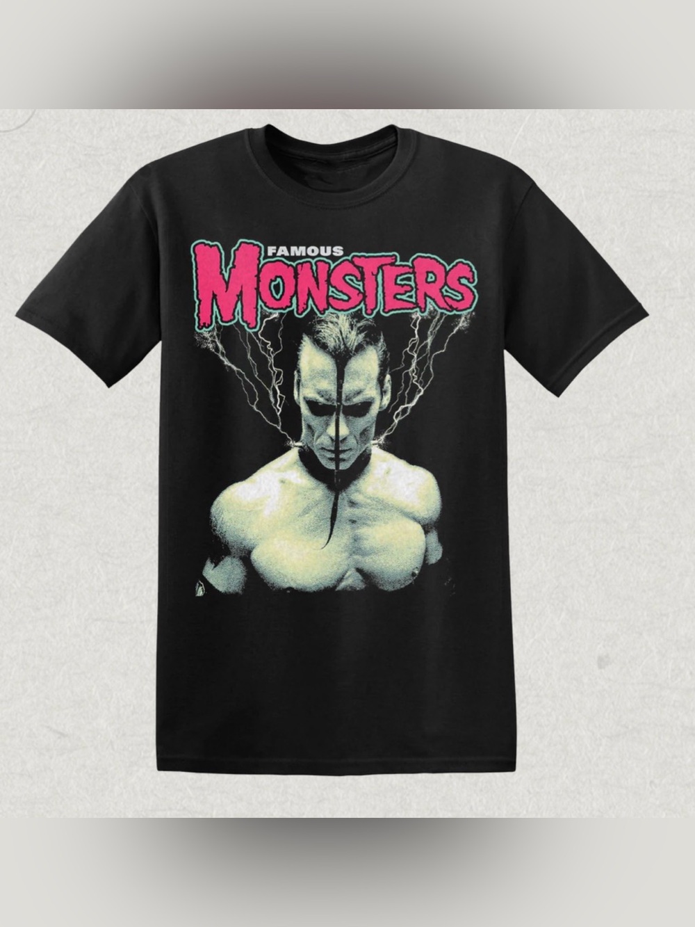 FAMOUS MONSTERS OF FILMLAND
Doyle Wolfgang Von Frankenstein Short Sleeve
